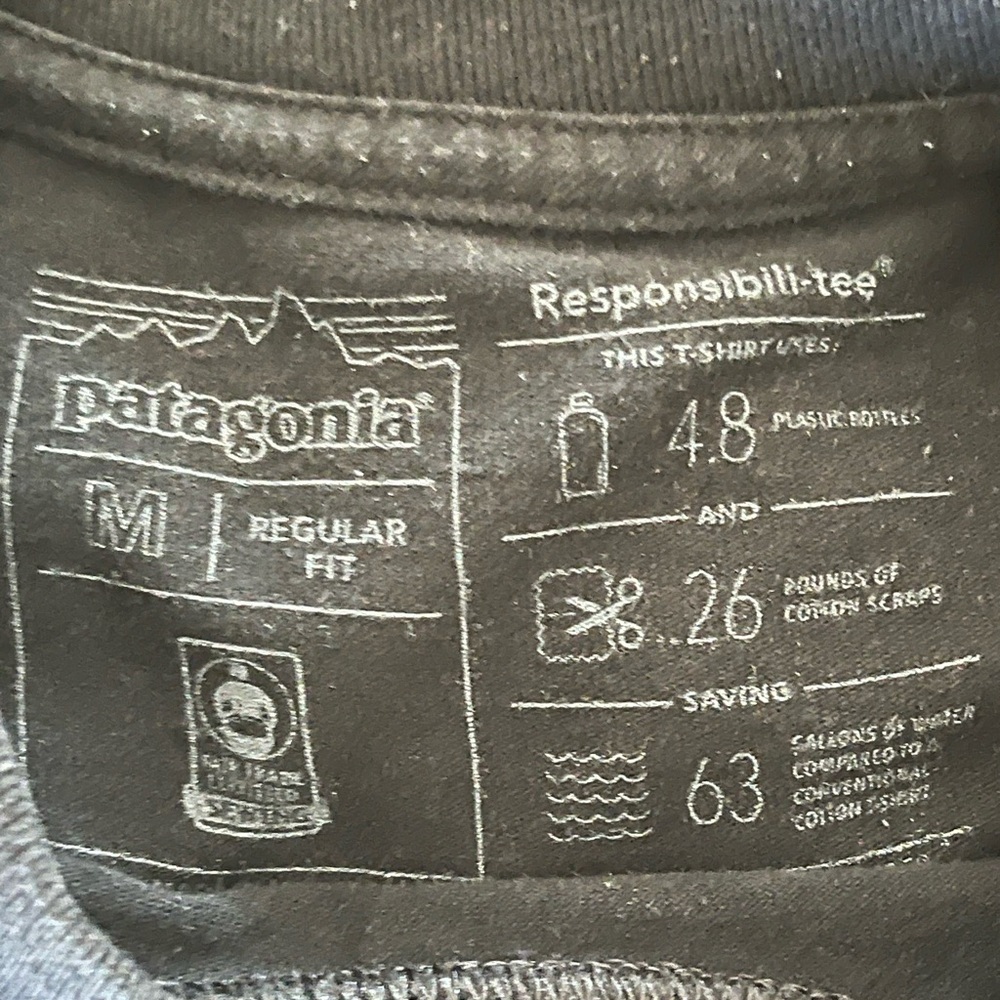 Patagonia Men's Long Sleeve Logo Cotton Tee T-Shirt Black Size Med Regular fit - Picture 4 of 4